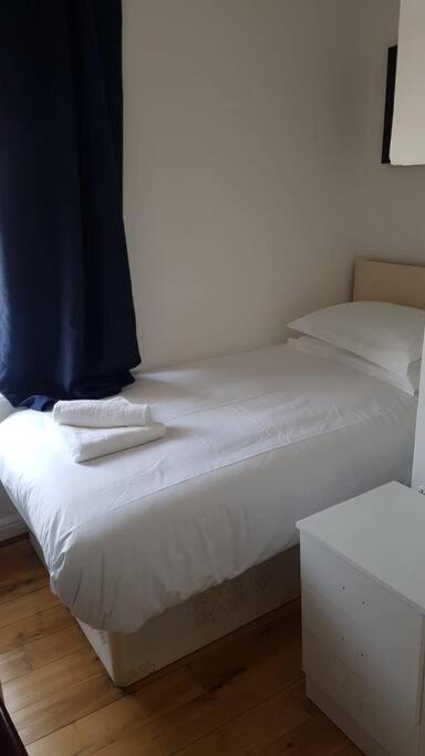 F14- Single Studio Shared Shower/Toilet Near Paddington ลอนดอน ภายนอก รูปภาพ